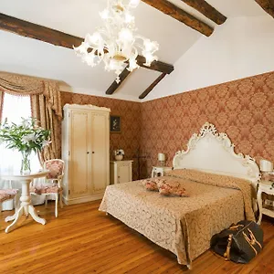 Palazzo Guardi Guest house